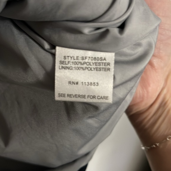 41 Hawthorne Lightweight Puffer Vest - Picture 4 of 6